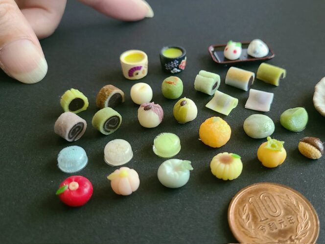 
					Seniman makanan miniatur membuat makanan Jepang kecil yang sangat realistis