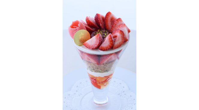 
					Tea Salon Wako di Ginza Menawarkan Parfait Strawberry Spesial