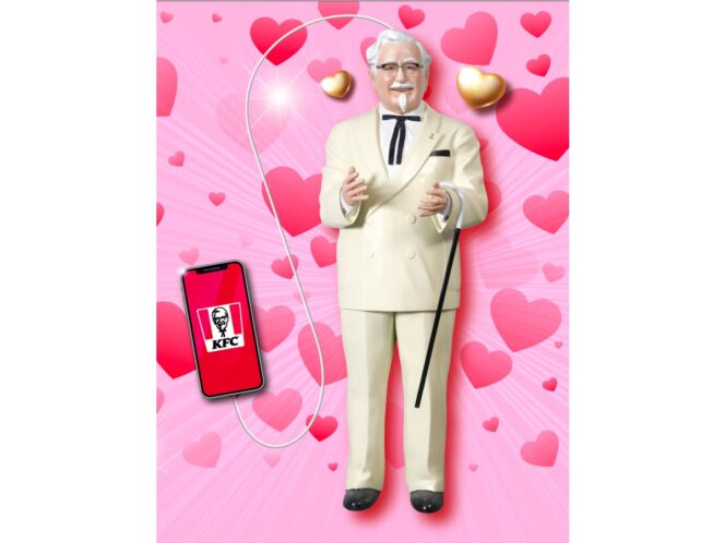 
					KFC Bagikan Power Bank Kolonel Sanders di Jepang