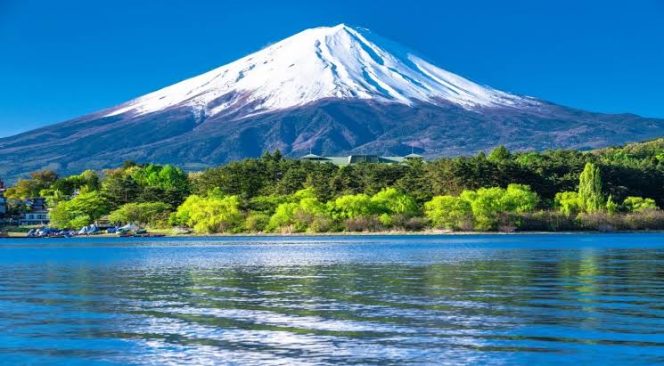 
					Rahasia Tersembunyi Gunung Fuji: Petualangan Ekstrem dan Kuliner Mewah Menanti!