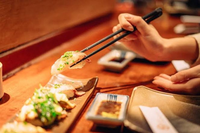 
					Tips Tata Krama Makan Jepang yang Harus Diperhatikan Saat Wisata Kuliner di Jepang