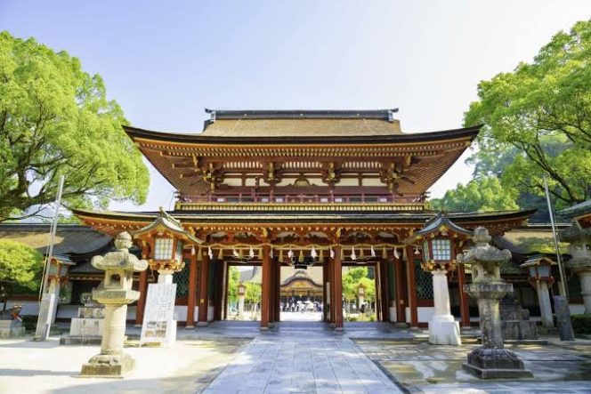 
					Kuil Dazaifu Tenmangu, Pesona Sejarah dan Alam Fukuoka