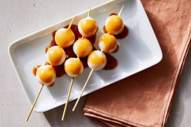 
					Mengenal Perbedaan Mochi dan Dango