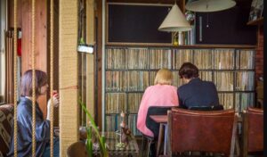 Ryokotomo - 7 Kafe Terunik di Shimokitazawa Dari Jazz Hingga Crepes ala Ghibli 68ad55aa7ec8f 7 Kafe Terunik Di Shimokitazawa: Dari Jazz Hingga Crepes Ala Ghibli