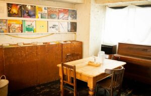 Ryokotomo - 7 Kafe Terunik di Shimokitazawa Dari Jazz Hingga Crepes ala Ghibli 68ad569196ea5 7 Kafe Terunik Di Shimokitazawa: Dari Jazz Hingga Crepes Ala Ghibli