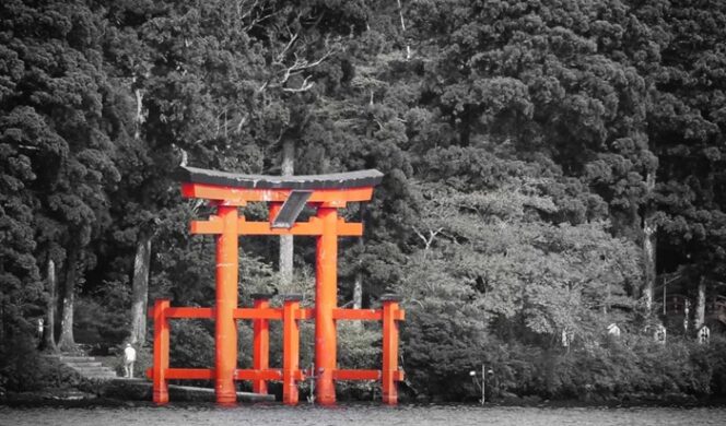 
					Black And White Challenge, Ketika Orang Jepang Mengubah Segalanya Jadi Hitam Putih