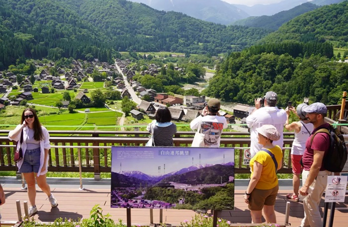 Ryokotomo - 5 Spot Musim Gugur di Shirakawago Pesona Desa Dongeng Berlatar Daun Merah 6ac5fbe6ccc1b 5 Spot Musim Gugur Di Shirakawa Go: Pesona Desa Dongeng Berlatar Daun Merah