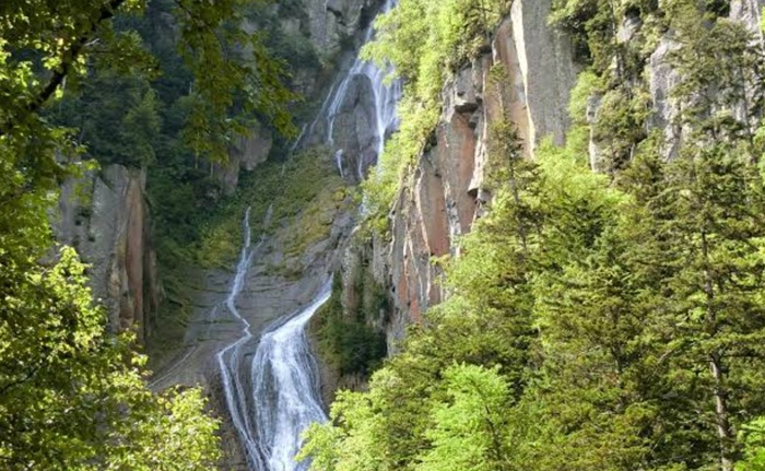 Ryokotomo - Rekomendasi Destinasi Daun Merah Terawal di Hokkaido untuk Liburan 6ac84d515e04f Rekomendasi Destinasi Daun Merah Terawal Di Hokkaido Untuk Liburan